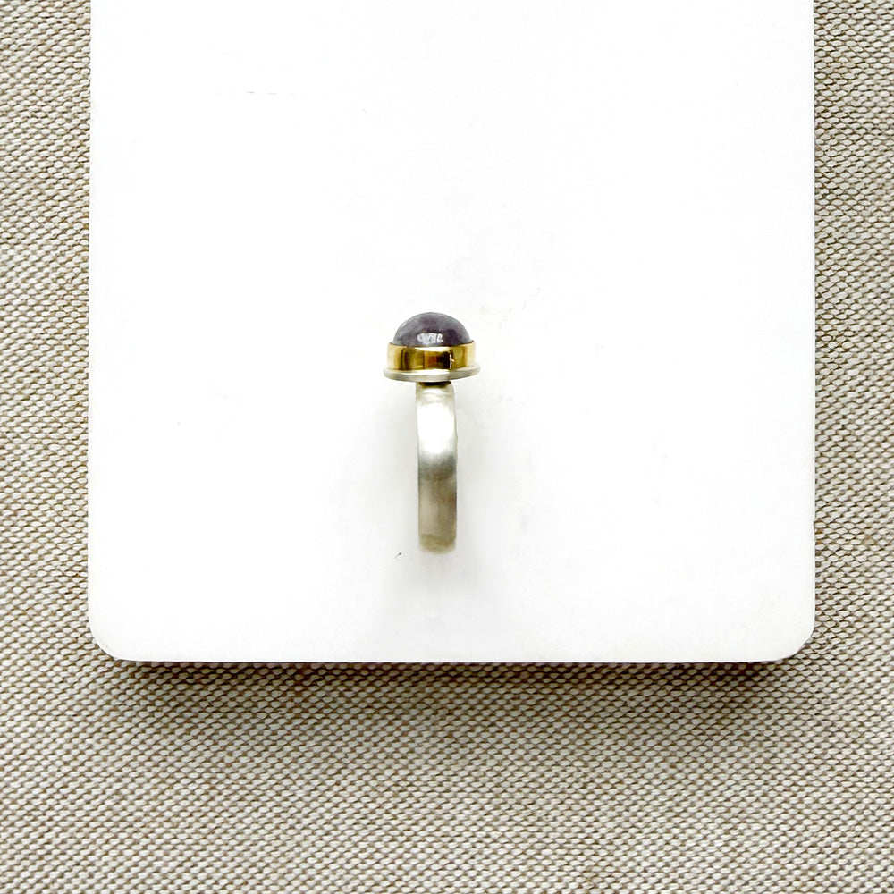 Oval berry spinel ring in a mixed metal setting