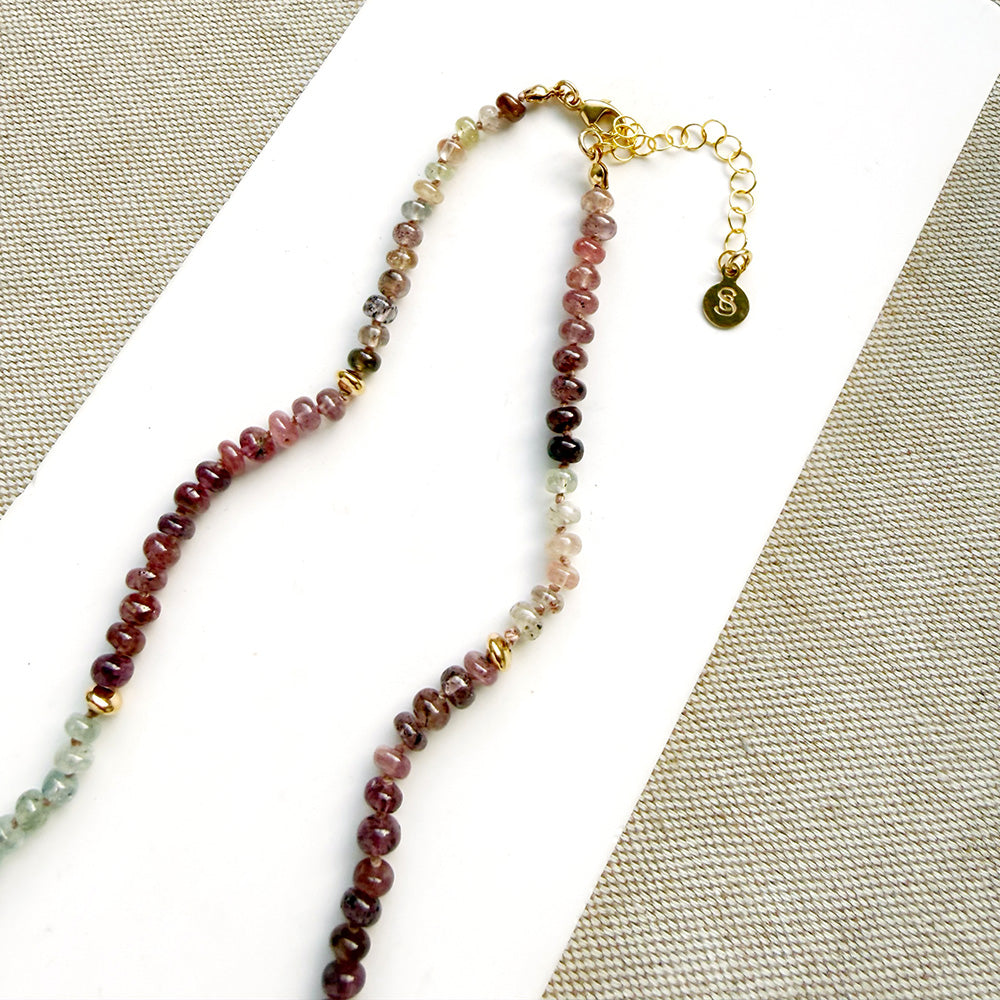 Smooth Cut Sapphire and Gold Necklace 4-5mm
